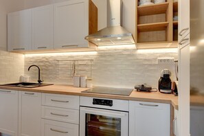 Kühlschrank, Herdplatte, Geschirrspüler