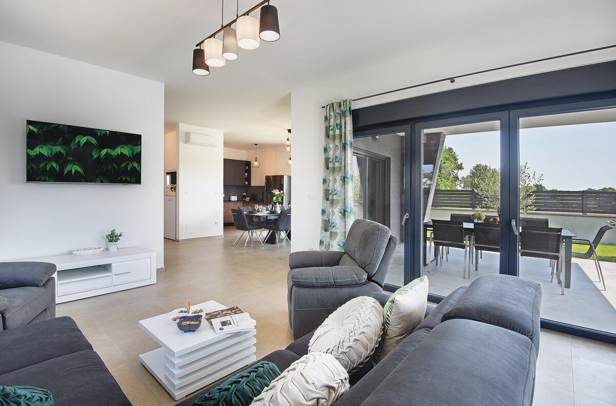 Télévision, table de tennis de table