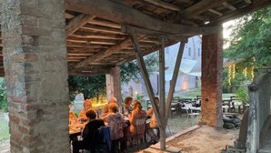Outdoor dining - Rustikale Wohnung mit Swimmingpool in den Hügeln der Toskana by Interhome (Peccioli)