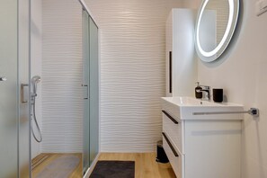Shower, hair dryer - Apartment Angelini (74266-A1) - Pjescana Uvala (Pjescana Uvala)