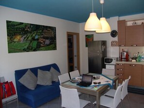 Interior - Blaue Wohnung mit Terrasse by Interhome (Castagneto Carducci)