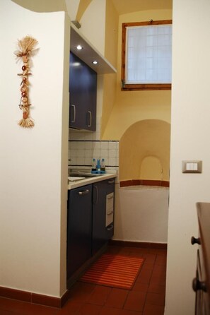 Fridge, microwave, oven, dishwasher - Wohnung im Zentrum von Florenz by Interhome (Florence)