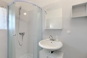 Shower, towels - Apartment Mirjana (74257-A1) - Medulin (Medulin)