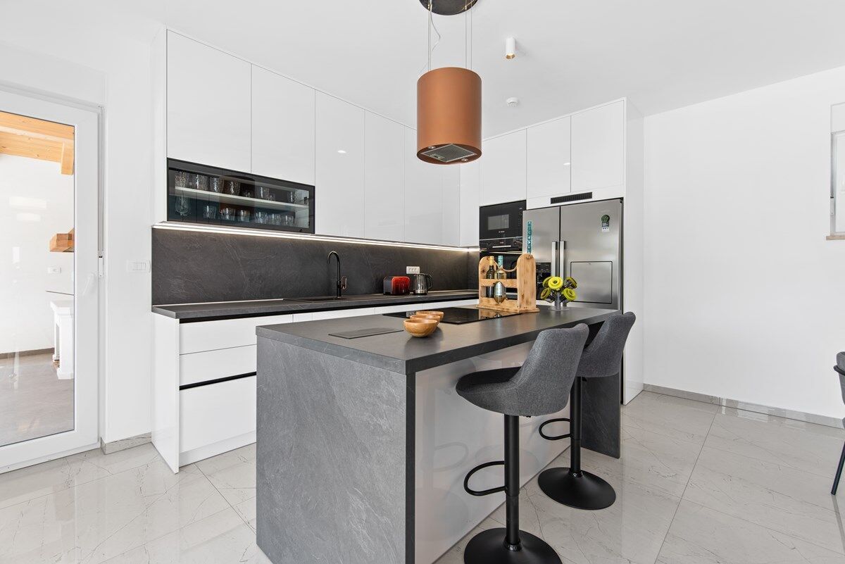 Refrigerador, microondas, parrilla de estufa y lavavajillas 