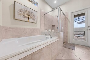 Shower, hair dryer, towels - Epic Luxe Oasis at Windsor Westside (Kissimmee)