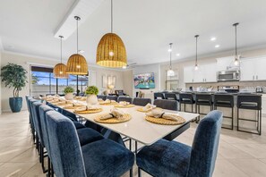 Dining - Epic Luxe Oasis at Windsor Westside (Kissimmee)