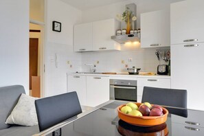 Kühlschrank, Herdplatte, Geschirrspüler