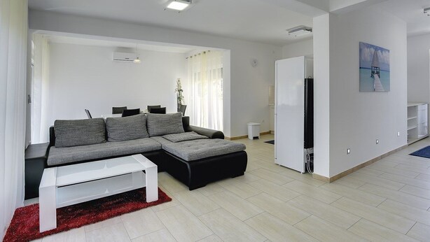 TV - Villa Lara 1 (74282-K1) - Liznjan (Liznjan)