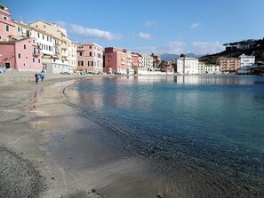 Beach - Ferienzimmer 'Mansarda Lina' mit Terrasse by Interhome (Casarza Ligure)