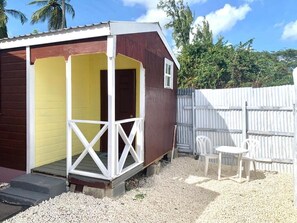 Front of property - Dover Beach Tiny House (Christ Church)