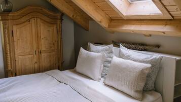 Schreibtisch, WLAN, Bettwäsche, Rollstuhlgeeignet