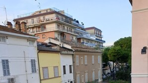 Outdoor dining - Die Hauptstraße von Grottammare, 50 Meter vom Meer entfernt by Interhome (Grottammare)