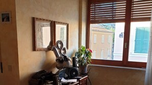 Interior - Die Hauptstraße von Grottammare, 50 Meter vom Meer entfernt by Interhome (Grottammare)