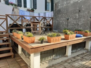 Outdoor dining - mit privater Terrasse by Interhome (Venice)