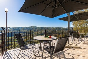 Outdoor dining - Apartments Horizon (74324-A2) - Pazin (Pazin)