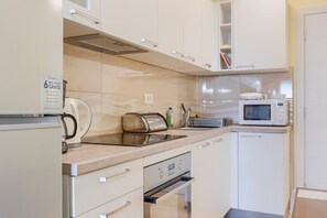 Fridge, microwave, stovetop, dishwasher - Apartments Horizon (74324-A4) - Pazin (Pazin)