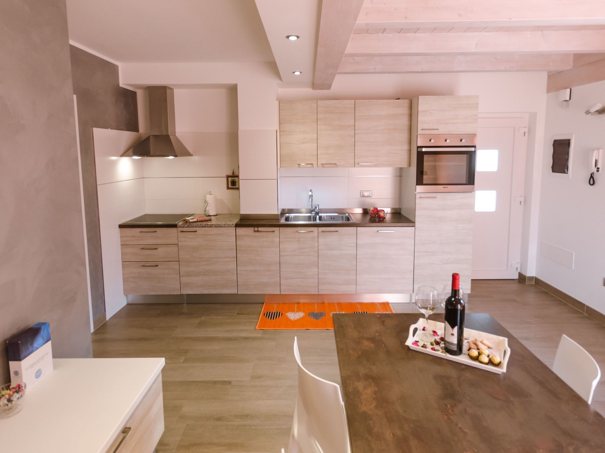 Réfrigérateur, micro-ondes, four, lave-vaisselle