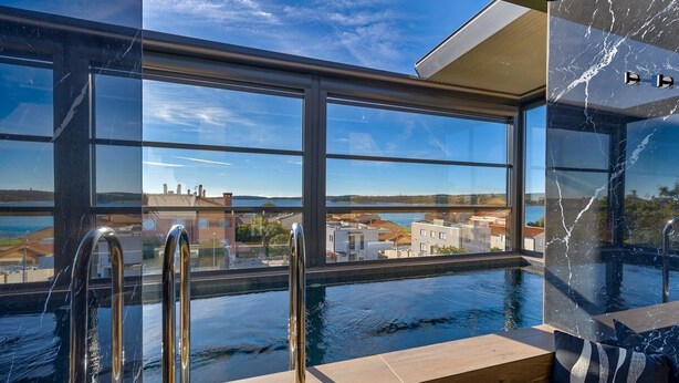 Indoor pool, a heated pool - Villa Lea (74328-K1) - Medulin (Medulin)