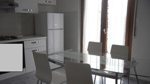 Dining - Villa im Grünen in Riva del Garda mit Terrasse by Interhome (Riva del Garda)