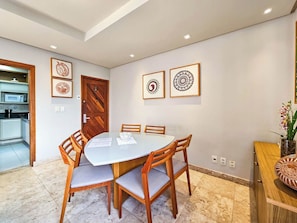 Apartment | 3 bedrooms - Apto com 3 Quartos Ar e Wi-fi a 100m da Praia (Salvador)