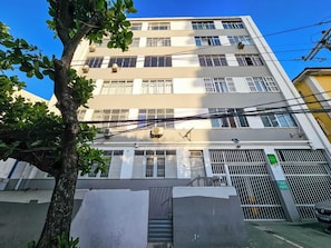 Apartment | 3 bedrooms - Apto com 3 Quartos Ar e Wi-fi a 100m da Praia (Salvador)
