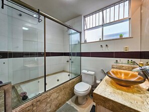 Apartment | 3 bedrooms - Apto com 3 Quartos Ar e Wi-fi a 100m da Praia (Salvador)