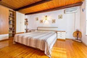3 bedrooms, internet, bed sheets - House Mladen (74401-K1) - Medulin (Medulin)