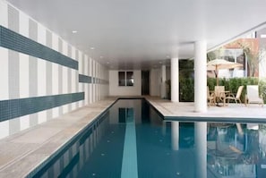 Indoor pool - Conteporaneo 81 (São Paulo)
