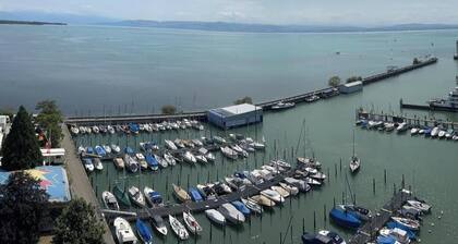 Apartment 'Am Bodensee- Zentrale' with Private Garden and Wi-Fi