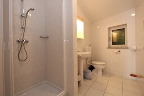 Shower, towels - Apartments and Room Vjera (76011-A4) - Medulin (Medulin)