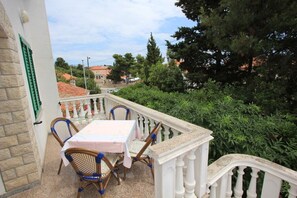 Outdoor dining - Apartments and Room Vjera (76011-A4) - Medulin (Medulin)