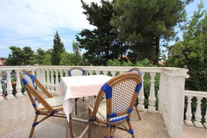 Outdoor dining - Apartments and Room Vjera (76011-A4) - Medulin (Medulin)