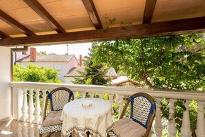 Outdoor dining - Apartments and Room Vjera (76011-A5) - Medulin (Medulin)