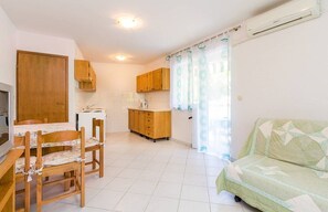 TV - Apartments and Room Vjera (76011-A6) - Medulin (Medulin)