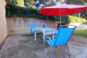 Outdoor dining - Apartment Bursic (76051-A1) - Pula (Pula)