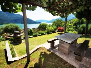 Outdoor dining - Casa Luna' Wohnung mit Wasserblick by Interhome (Vercana)