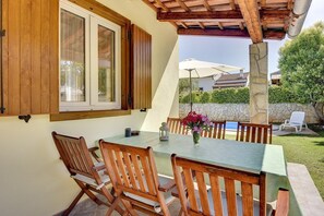 Outdoor dining - House Helena (V3452-K1) - Banjole (Banjole)