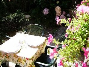 Outdoor dining - Wohnung Oleandro in Miasino by Interhome (Miasino)