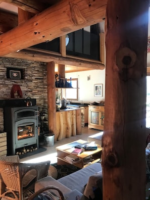 Living area - A B&B in the heart of Chalet Mitja, calm and well-being guaranteed! (La Cabanasse)