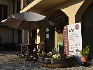 Outdoor dining - Anwesen mit Gemeinschaftspool by Interhome (Dogliani)