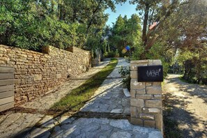 Property grounds - Villa Mala Villa (V3489-K1) - Krnica (Pula) (Krnica (Pula))