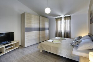 5 bedrooms, Internet, bed sheets - Villa Iva (V3494-K1) - Medulin (Medulin)