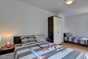 2 bedrooms, Internet, bed sheets - Villa BR (V3540-K1) - Liznjan (Liznjan)