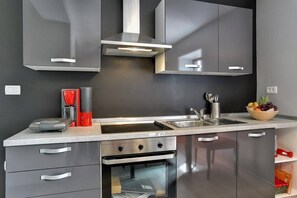 Fridge, stovetop, dishwasher, coffee/tea maker - Villa BR (V3540-K1) - Liznjan (Liznjan)