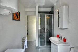Shower, hair dryer - Villa BR (V3540-K1) - Liznjan (Liznjan)