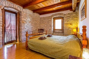 2 bedrooms, Internet, bed sheets - Villa Mala Hiža (V3558-K1) - Svetvincenat (Svetvincenat)