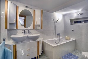 Bathroom - Villa Ruža (V3832-K1) - Liznjan (Liznjan)