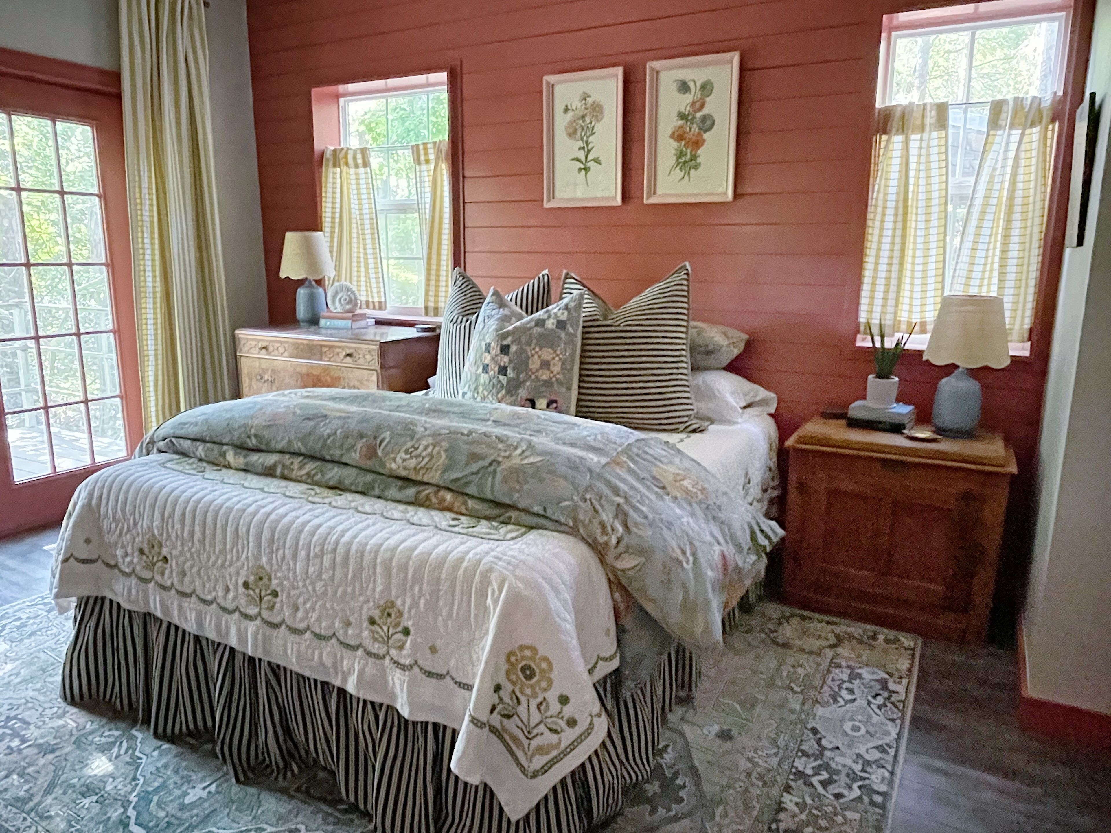 2 bedrooms, iron/ironing board, Internet, bed sheets