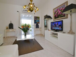 Fireplace, DVD player - Tres pins by Interhome (Betlem)