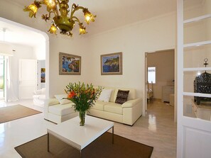 Fireplace, DVD player - Tres pins by Interhome (Betlem)